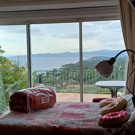 Tous A La Piscine Au Belvedere Vue Saint-Raphaël