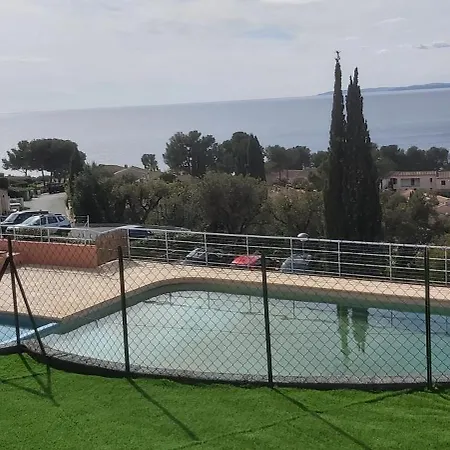 Tous A La Piscine Au Belvedere Vue 빌라