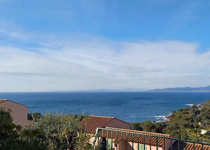 Le Belvedere Superbe Vue فيلة Saint-Raphaël